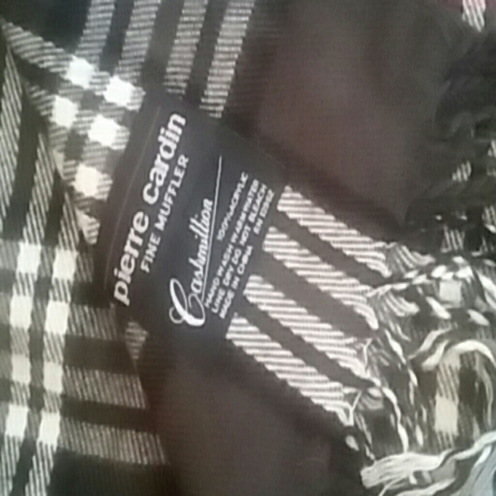 Pierre cardin scarf